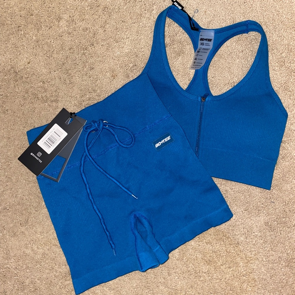 BO+TEE WORKOUT SET. BRAND NEW WITH TAGS.
